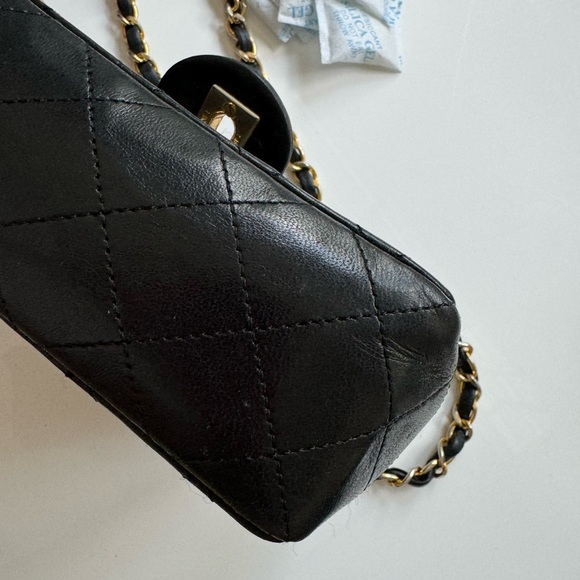 Chanel Vintage Quilted Square Single Flap Handbag Lambskin Black Great Condition - Picture 7 of 16